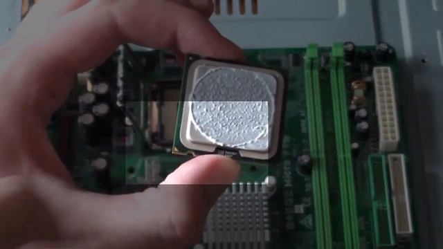 4)Устанавливаем процессор в сокет. смотреть онлайн