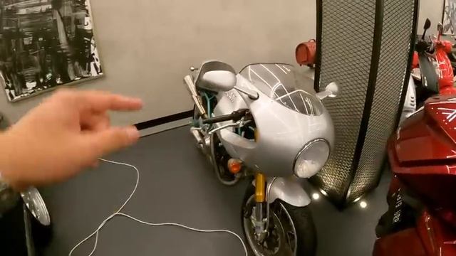 GARAGE TOUR KETUM HDCI !!! - AHMAD SAHRONI BUKAN BIKERS ??? смотреть онлайн