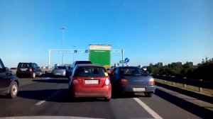 Два питерских долба..ба подрезают