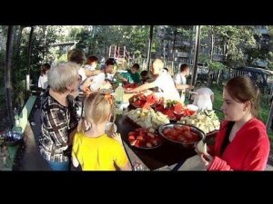 Детский дом / Байк и красивый стол с фруктами детям