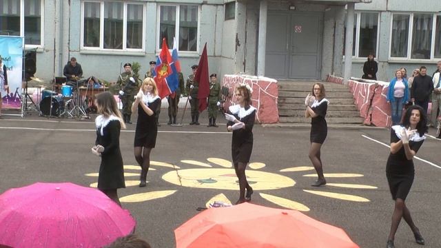 Последний Звонок 11класс МАОУ Гимназия №4 Танец Мэри Поппинс смотреть онлайн