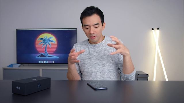 LG V40 - Are 5 Cameras Useful? смотреть онлайн
