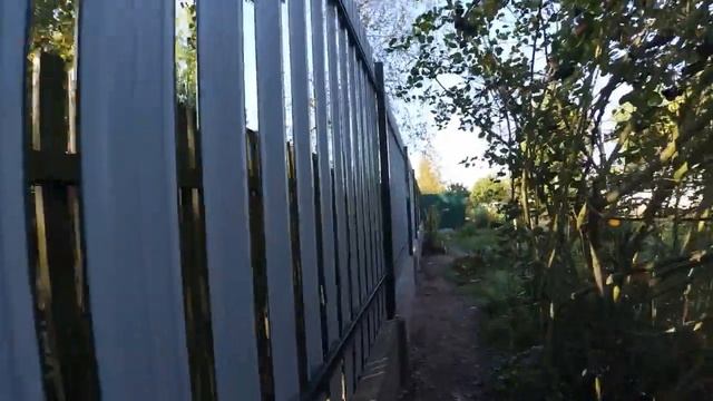 Возведение фасадного забора на даче (часть 4 заключительная) смотреть онлайн