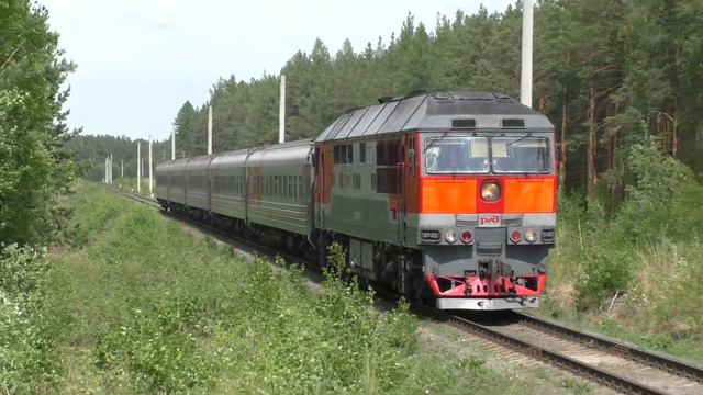 ТЭП70-0257 с пригородным поездом Егоршино - Екатеринбург-Пасс. смотреть онлайн