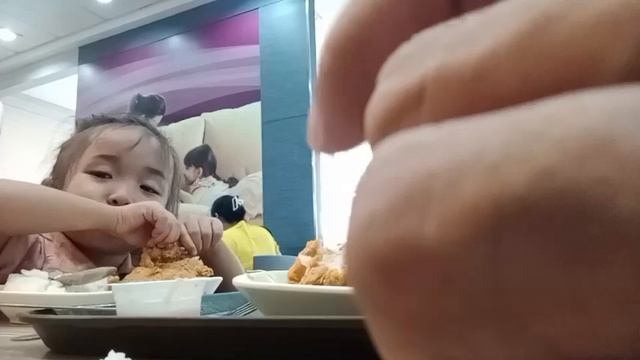 101 shopping Mall Legazpi city Tara mga idol food Trip muna tayo sa Jollibee kasama si baby bunso смотреть онлайн
