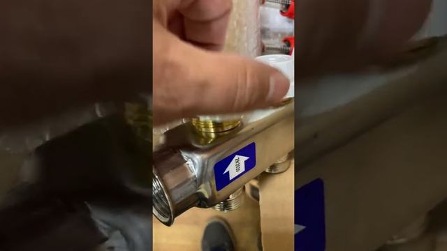 Коллектор для теплого пола с расходомерами STOUT смотреть онлайн