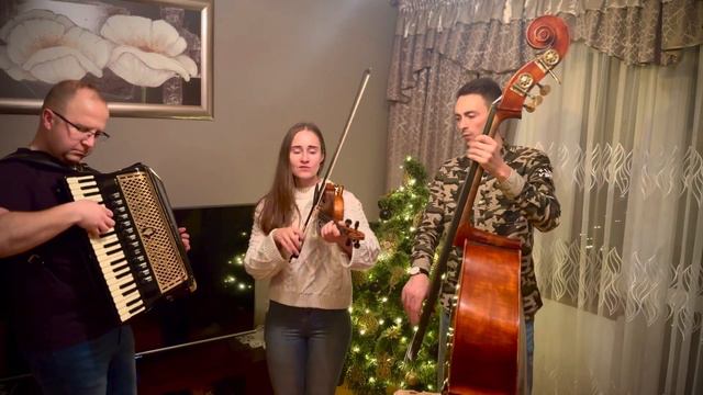 Siedziała Cyganka (Dziewczyno, Nie Kochaj Bogatego) - Trio