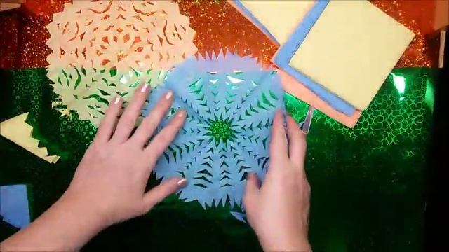 Снежинки.Как вырезать снежинки из салфеток. смотреть онлайн