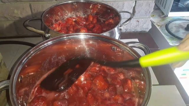 #клубника#вареньеклубничное# КЛУБНИЧНОЕ ВАРЕНЬЕ РУБИНОВОГО ЦВЕТА.БЕСПЛАТНО ДЕЛЮСЬ СЕКРЕТОМ. смотреть онлайн