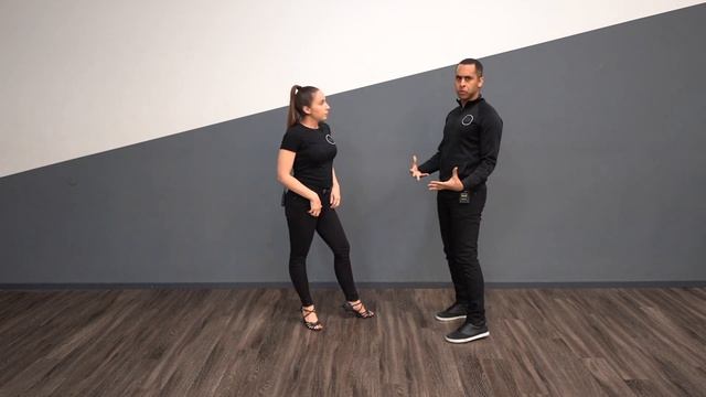 Beginner Bachata Footwork - 5 Variations Of The Bass Step In Bachata | Bachata Dance Academy смотреть онлайн