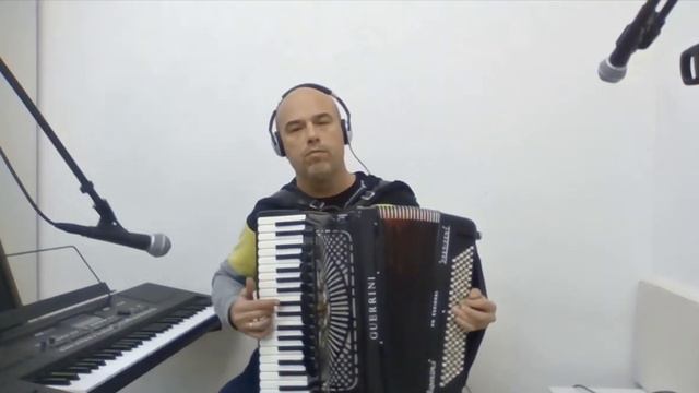 Czardasz (Vitorio Monti) accordion смотреть онлайн