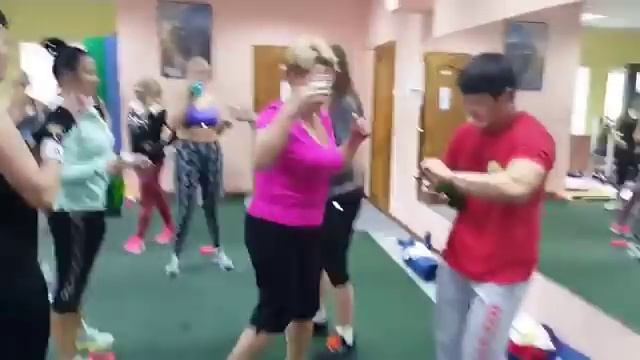 Нашей Лоре - 5 лет ..как она начала жить фитнесом)) смотреть онлайн