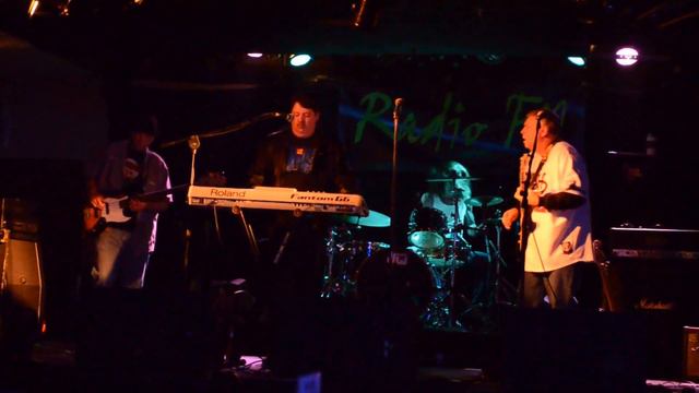 Red Alert singing "The Spirit of Radio" (cover) on 12/04/13 at Rock House Cafe-Indy смотреть онлайн