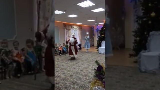 Здравствуй, дедушка Мороз! смотреть онлайн