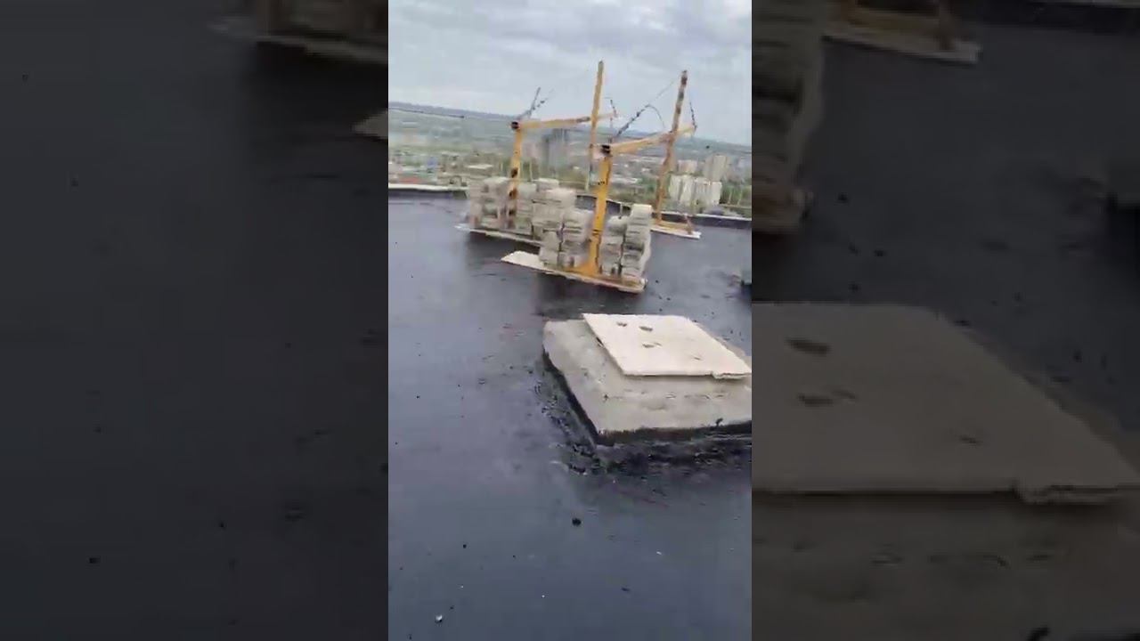 РЕМОНТ КРЫШИ и ГИДРОИЗОЛЯЦИЯ ПЛОСКОЙ КРОВЛИ ВАЛИКОМ ЗА ПАРУ ДНЕЙ || СУПЕР МАСТИКА АДГЕZИКА смотреть онлайн