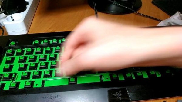 ЧИСТКА КЛАВИАТУРЫ И ЗАМЕНА КЕЙКАПОВ | KEYBOARD CLEANING AND REPLACING KEYCAPES