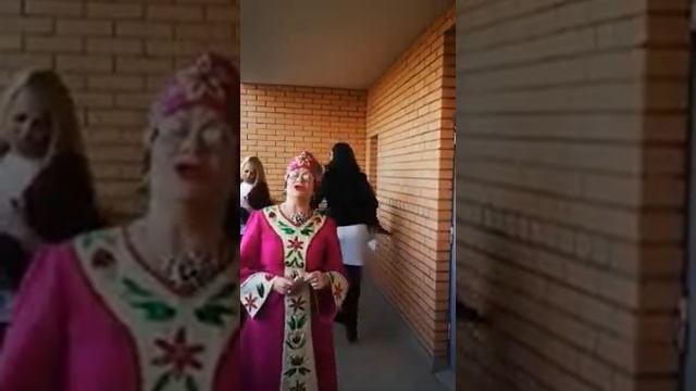 Бабушка дома 🏘 смотреть онлайн