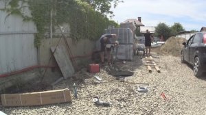 Артезианская скважина | Как опустить скважинный насос | Самодельная лебедка