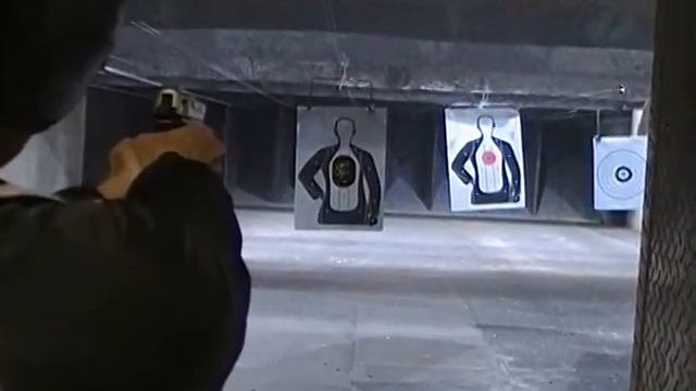Wife shooting her Sig Mosquito 22 LR смотреть онлайн