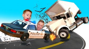 ПОГОНЯ Полицейская ДОГНАЛИ Грузовик ИГОРЬ и ПАПА играют ЗА ПОЛИЦИЮ