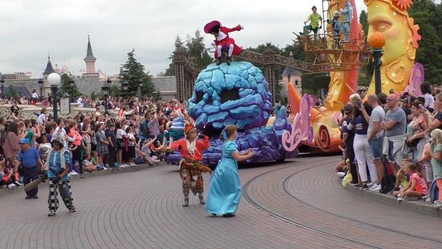 Парад звезд Дисней в парижском Диснейленде Disney Stars Parad смотреть онлайн