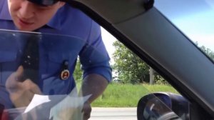 БОРЗЫЙ ГАИшник берет на понт водителя волка бояться   в лес не ходить!