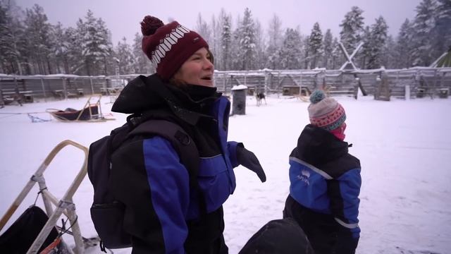 WE SLEPT IN A GLASS IGLOO (with Baby Huskies!!!) Rovaniemi Finland смотреть онлайн