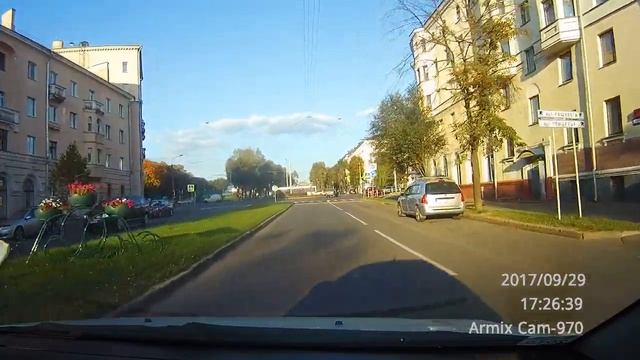 Минск. Ул. Кошевого. Неадекватные пешеходы