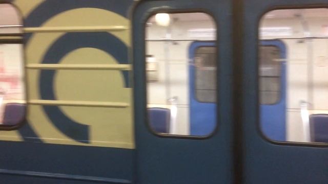 Метропоезд 81-717.5 на станции Белорусская смотреть онлайн