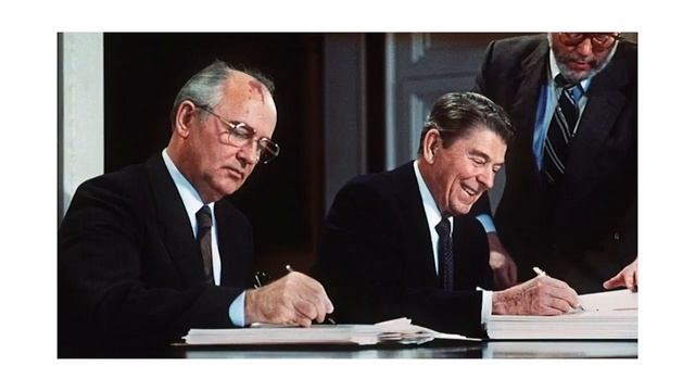 Fast Facts on President Ronald Reagan смотреть онлайн
