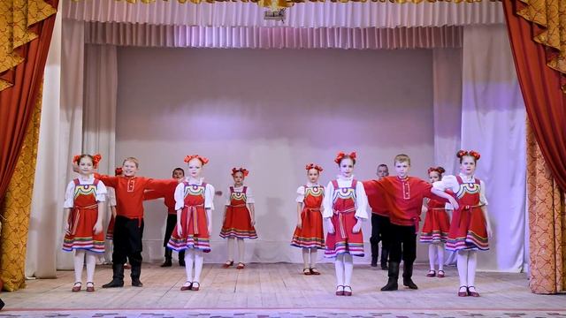Малый Ансамбль народного танца "Талисман" -"Мы по улице гуляли" смотреть онлайн