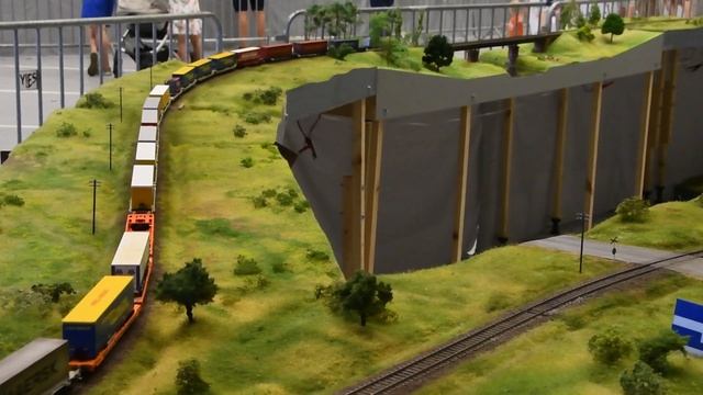 Wystawa modeli - makiet kolejowych Jelcz-Laskowice 2021. Modellbahn Ausstellung Jelcz-Laskowice 202 смотреть онлайн