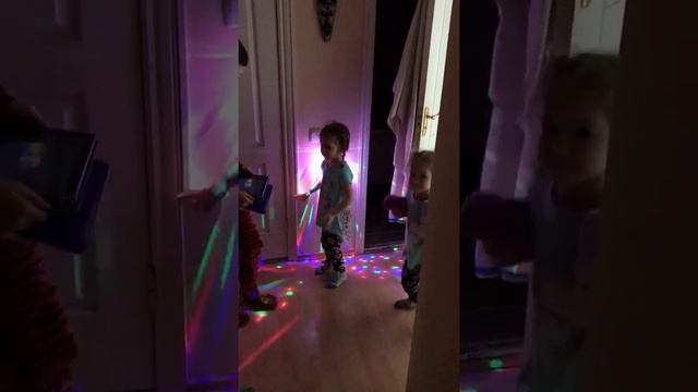 New Year Disco HD смотреть онлайн