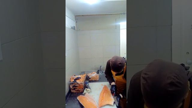 Как правильно разделить рыба. Сёмга. смотреть онлайн