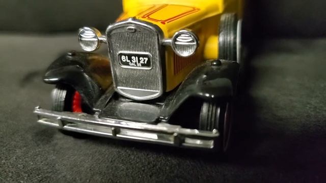 Matchbox Models of Yesteryear 1930 Model A Ford - Castlemaine XXXX - Brewed since 1878 смотреть онлайн