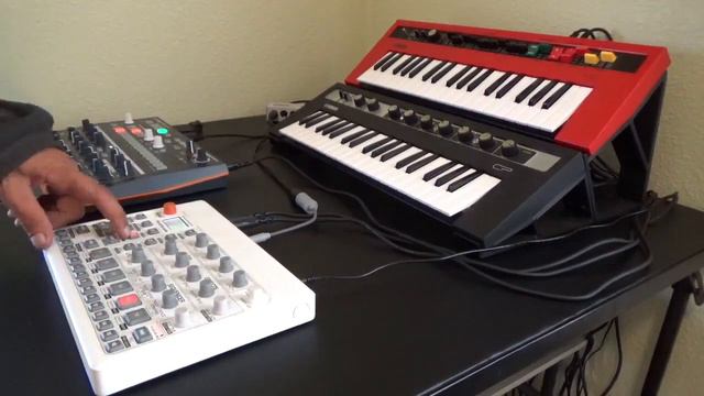 Yamaha Reface CP - Yamaha Reface YC - Arturia DrumBrute Impact - Elektron Model:Samples смотреть онлайн