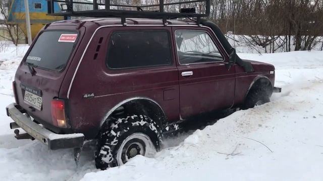 На ниве пробуем по снегу на резине Сафари 510