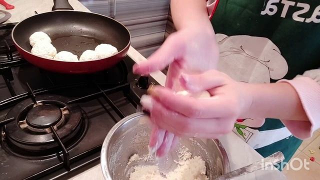 Вкуснейшие домашние СЫРНИКИ. Ягодка внутри!Это невероятно вкусно смотреть онлайн