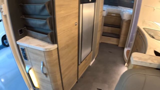 £252,000 Motorhome Tour : Dethleffs Globetrotter XXL A 9000 2