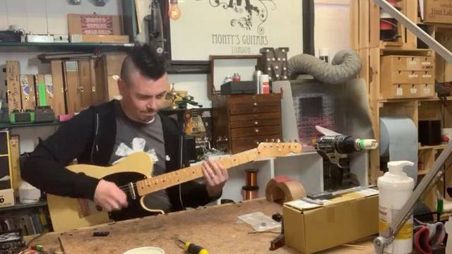 Monty's Full Monty Telecaster Set - Bridge Pickup смотреть онлайн