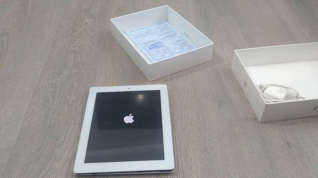 Apple iPad 4 за 1000 рублей. Мелкий ремонт. Замена АКБ. смотреть онлайн