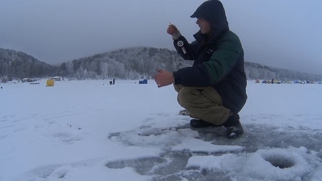 КВХ Огур 09.12.2017 супер клев с одной лунки! смотреть онлайн