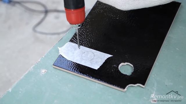 КАК БЫСТРО СДЕЛАТЬ ОТВЕРСТИЯ В ПЛИТКЕ смотреть онлайн