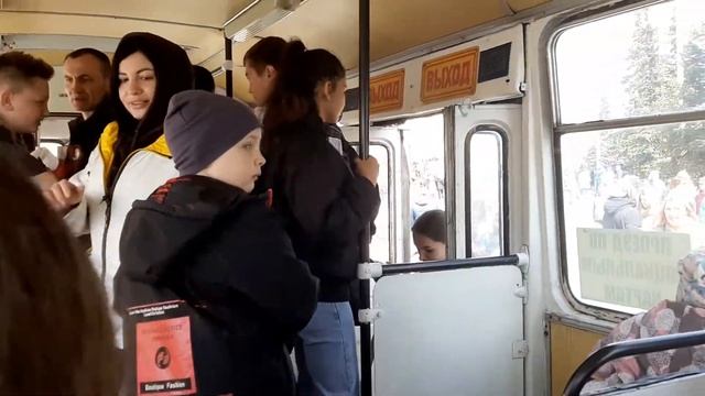 Кемерово, автобус ЛиАЗ-677М на выставке ретро-автомобилей 09.05.2022 смотреть онлайн