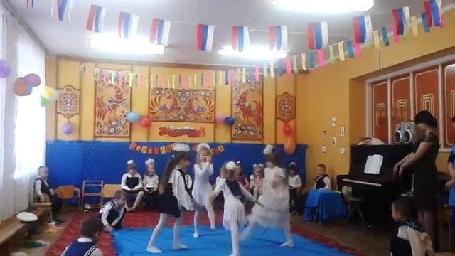 танец для пап на 23 февраля смотреть онлайн