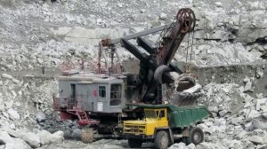 «Маленький но сильный» Самосвал БелАЗ 7522 30 тонн