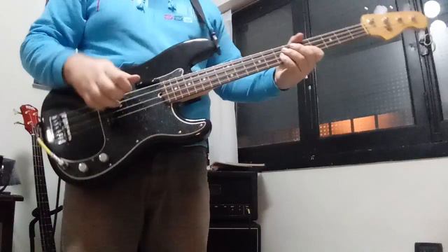 Fender P-Bass 2001 Vintage Electric Wall Breaker Ampeg PN 115 hlf basslines quarter pounder смотреть онлайн