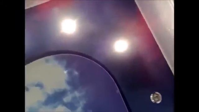 Двухуровневый синий глянцевый натяжной потолок с фотопечатью изображения неба смотреть онлайн