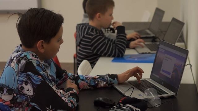 Международная школа математики и программирования "Алгоритмика". Курс "Визуальное программирование" смотреть онлайн
