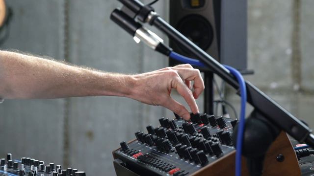 Gentry 'Jagged Edge': Behind the Scenes - Launchkey [MK3] // Novation смотреть онлайн
